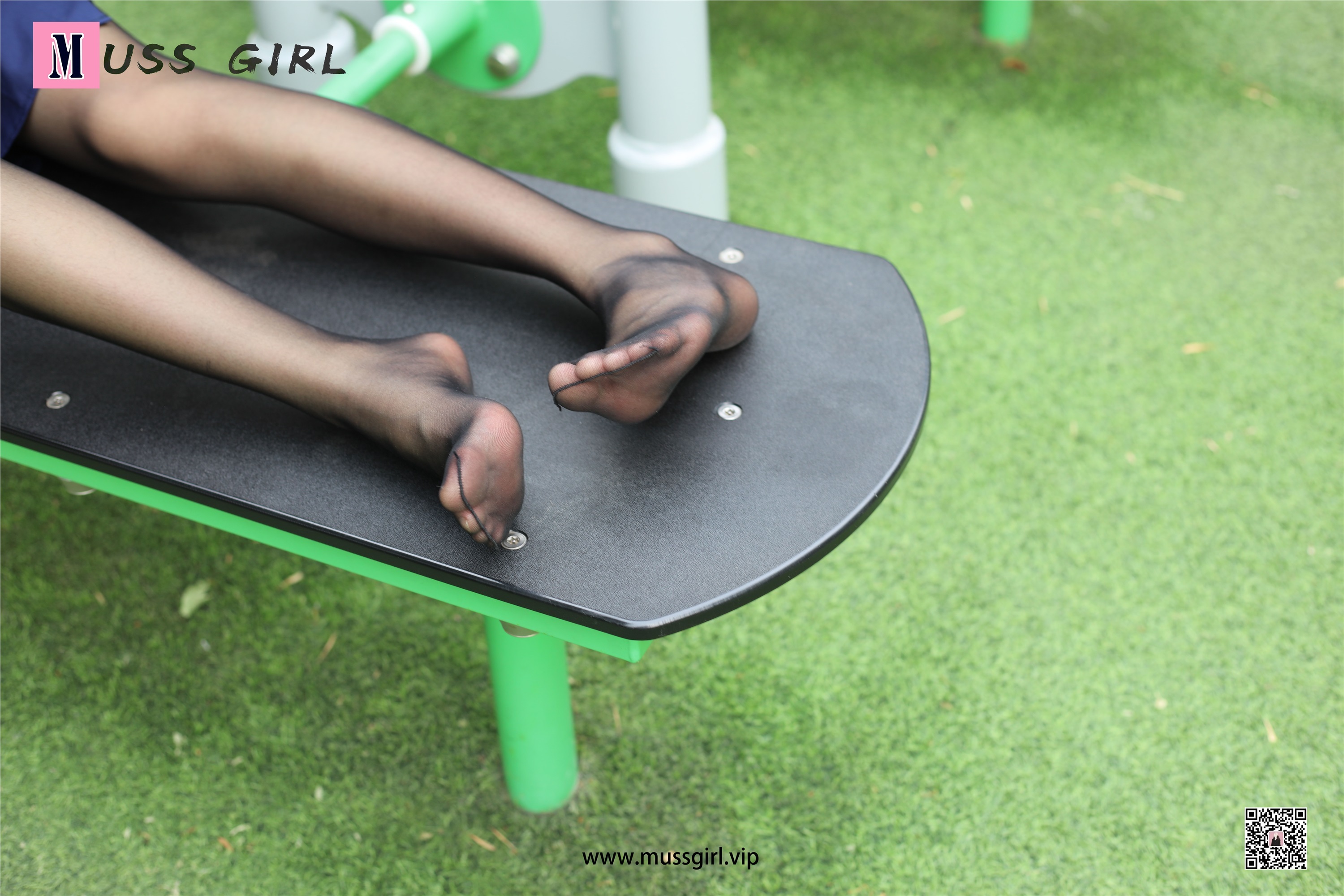 MussGirl慕丝女郎  NO.216 草地JK制服黑丝4